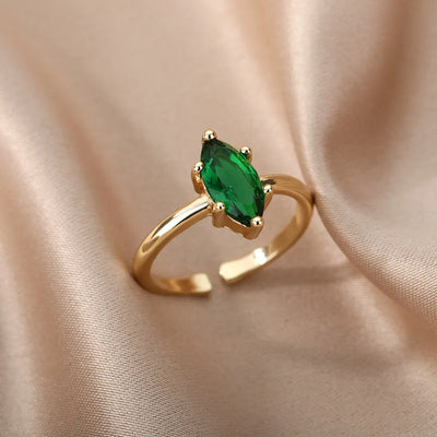 Elegante anillo de piedra natural circonita
