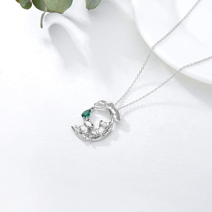 Collar hoja de loto con ranita en plata 925, diseño tierno y espiritual