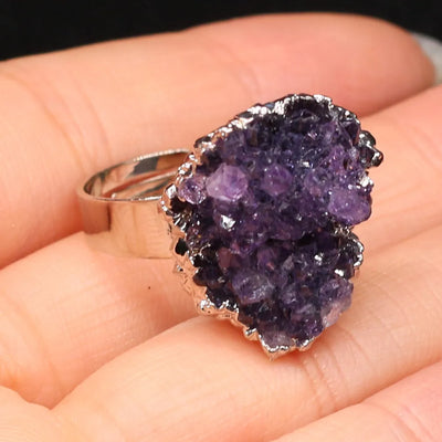 Anillo de Amatista en Bruto – Elegancia, Protección y Energía Positiva