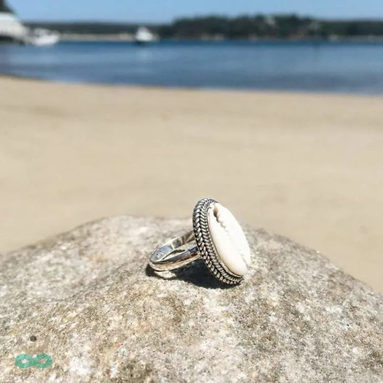 Anillo de Cauri – Símbolo de Protección, Abundancia y Elegancia