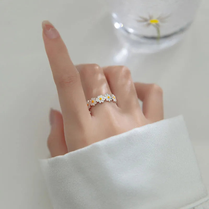 Anillo de Margarita – Belleza Natural y Elegancia Atemporal