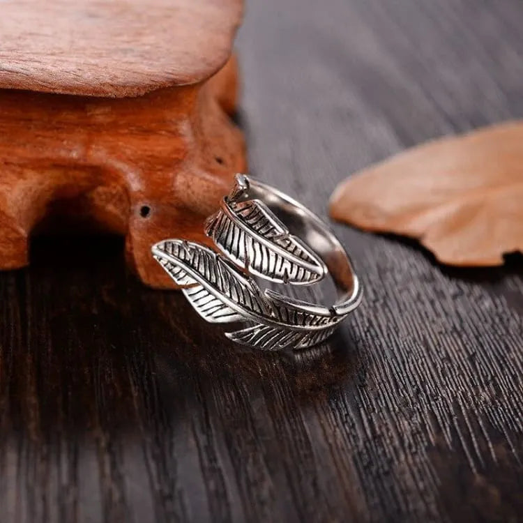 Anillo de Plumas Angélicas – Un símbolo de amor y protección