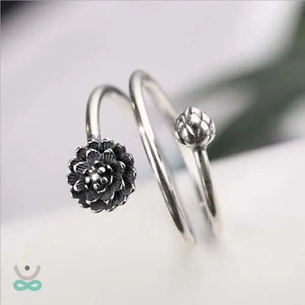 Anillo de flor de loto