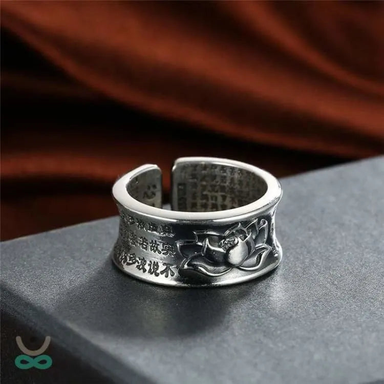 Anillo de florecimiento de loto