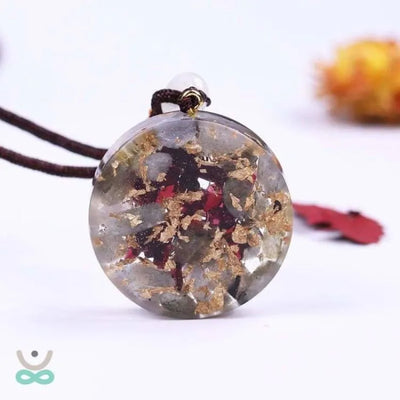 Collar "Aura Protectora" en Labradorita – Energía y Protección Natural