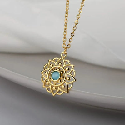 Collar Flor de Loto con Aguamarina