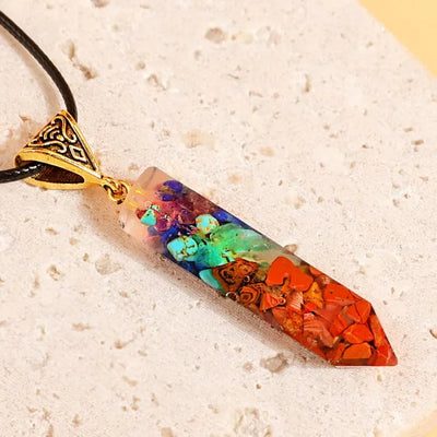 Collar de 7 chakras con colgante de piedra triturada