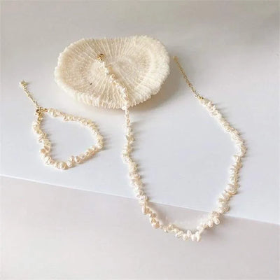 Collar de perlas de agua dulce irregulares