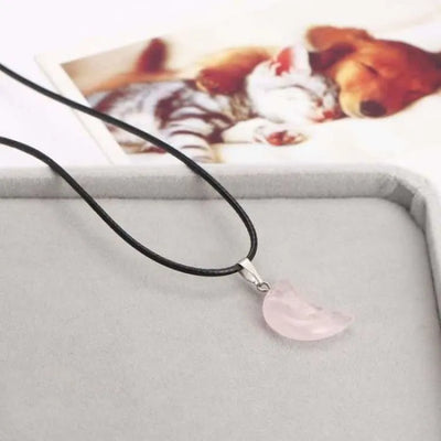 Collar luna creciente en cuarzo rosa