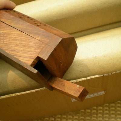 Porta incienso artesanal de madera