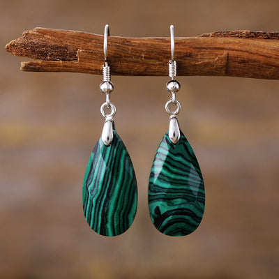 Pendientes de piedra natural: energía, equilibrio y elegancia en cada gota