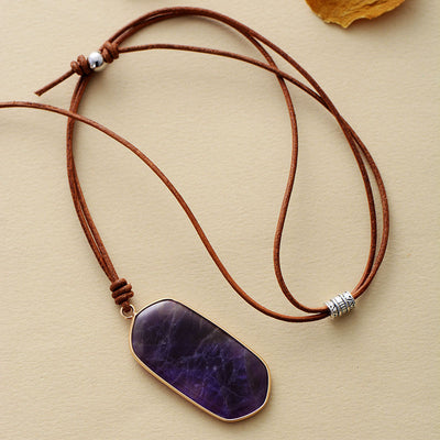 Protección y Equilibrio: Colgante Geométrico de Piedra Natural