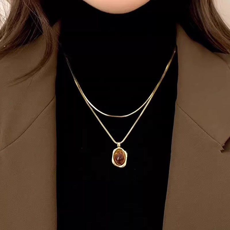 Collar de Ámbar Dorado: Lujo, Calidez y Energía para Tu Estilo