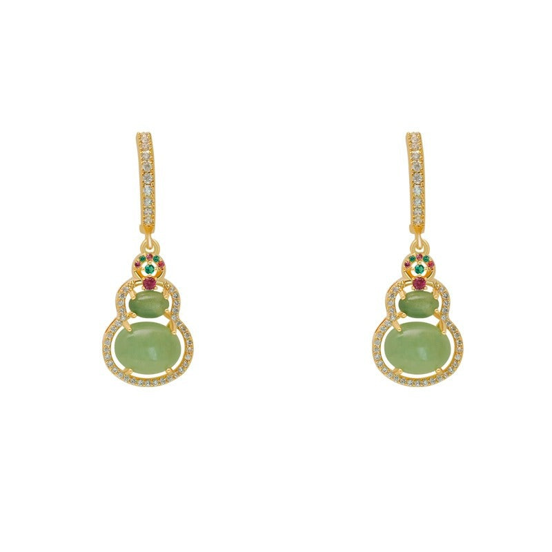 Pendientes de Turmalina Verde: Símbolo de Renovación y Elegancia