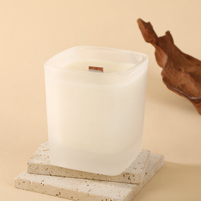 Vela Perfumada de Cera de Soja en Vaso Cuadrado – Elegancia, Fragancia y Energía Positiva