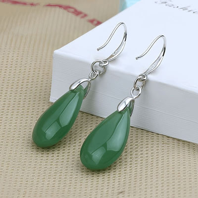 Armonía y Equilibrio: Pendientes Circulares de Turmalina Verde