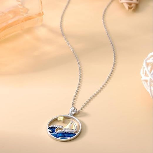 Collar náutico en plata 925 con elementos marinos, estilo veraniego y elegante