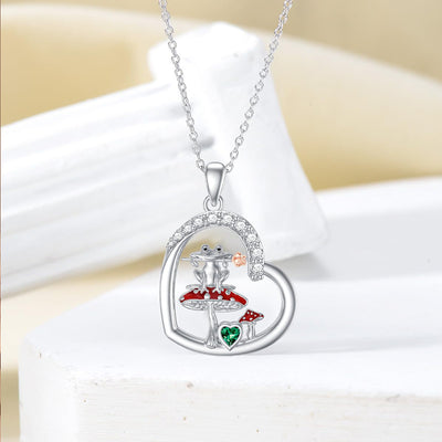 Collar corazón con rana y hongo en plata 925, joya mágica y original