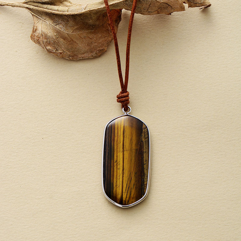 Protección y Equilibrio: Colgante Geométrico de Piedra Natural