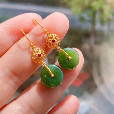 Pendientes de paz en turmalina verde: Equilibrio y armonía espiritual diaria