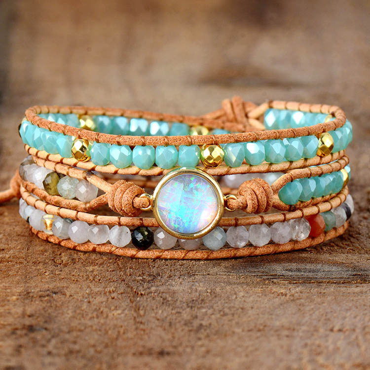 Pulsera Multicapa de Cuero Trenzado con Cristal de Ópalo