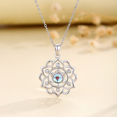 Collar loto en plata 925, diseño versátil y espiritual