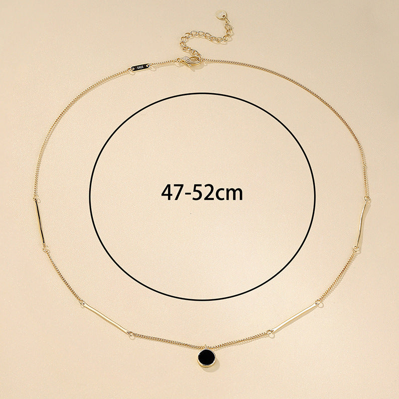 Collar moderno con turmalina negra en plata 925 bañada en oro de 14k, elegancia y protección energética