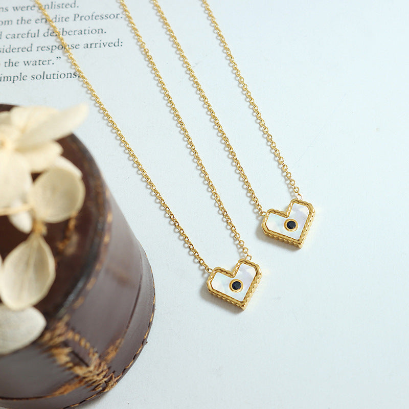 Collar de concha y titanio: Protección y energía para tu corazón