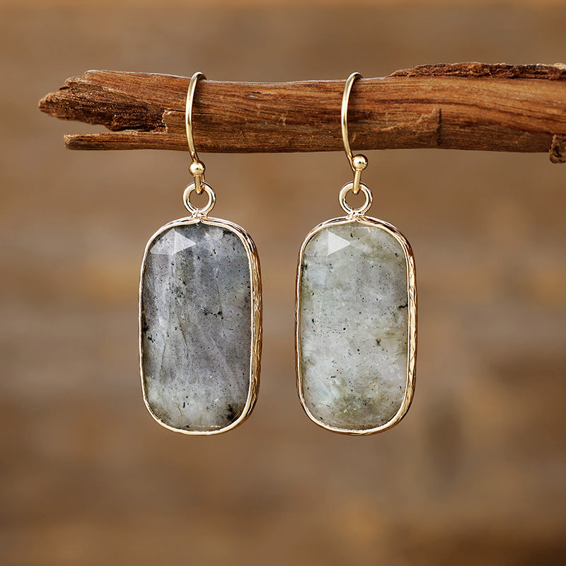 Equilibrio y Luz Interior: Pendientes de Minerales Naturales para Energía Positiva