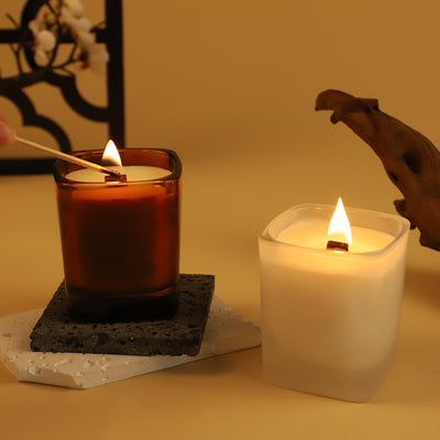 Vela Perfumada de Cera de Soja en Vaso Cuadrado – Elegancia, Fragancia y Energía Positiva