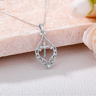 Collar cruz vintage en plata 925, símbolo eterno de protección y estilo