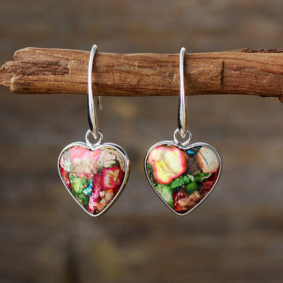 Pendientes de piedra multicolor: energía positiva y alegría en tu día