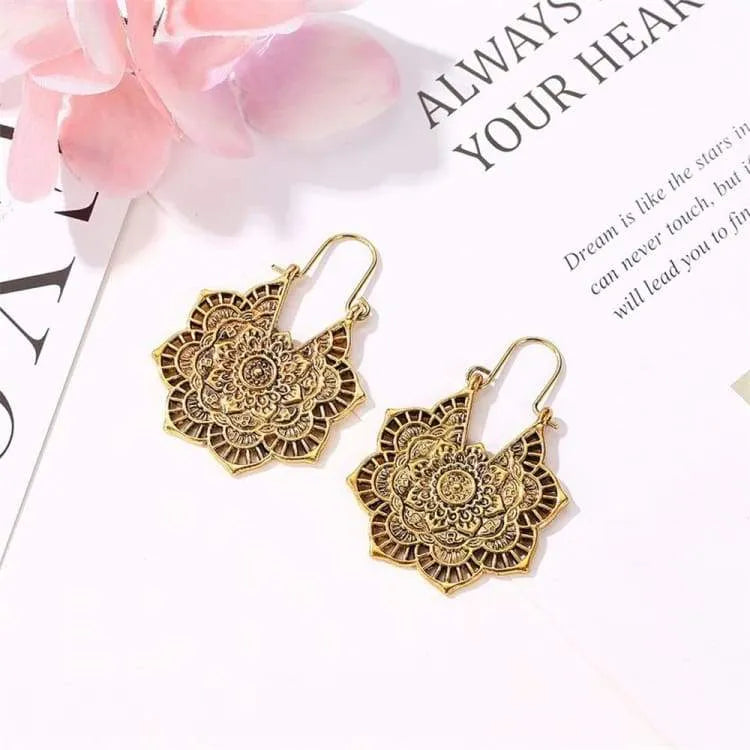 Pendientes de Saboya – Elegancia Atemporal en Cada Detalle