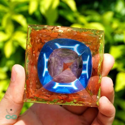 Pirámide del Zodiaco en Orgonita y Ágata Roja de 10 cm símbolo de Géminis