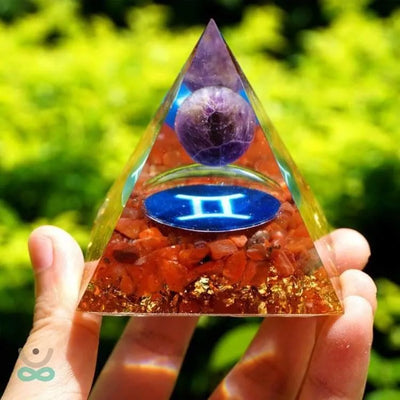 Pirámide del Zodiaco en Orgonita y Ágata Roja de 10 cm símbolo de Géminis