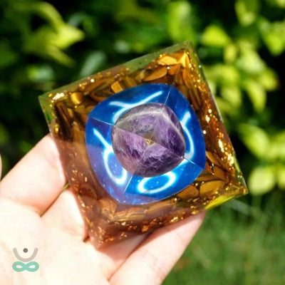 Pirámide del Zodiaco en Orgonita y Ojo de Tigre de 10cm símbolo del Toro