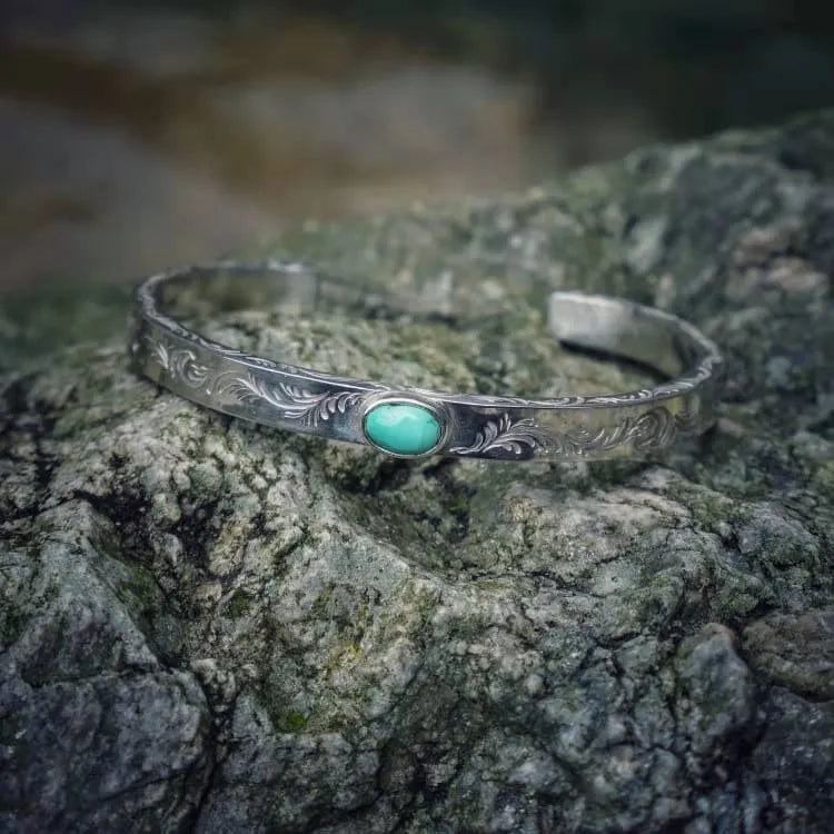 Pulsera de plata de ley 925 con turquesa tallada