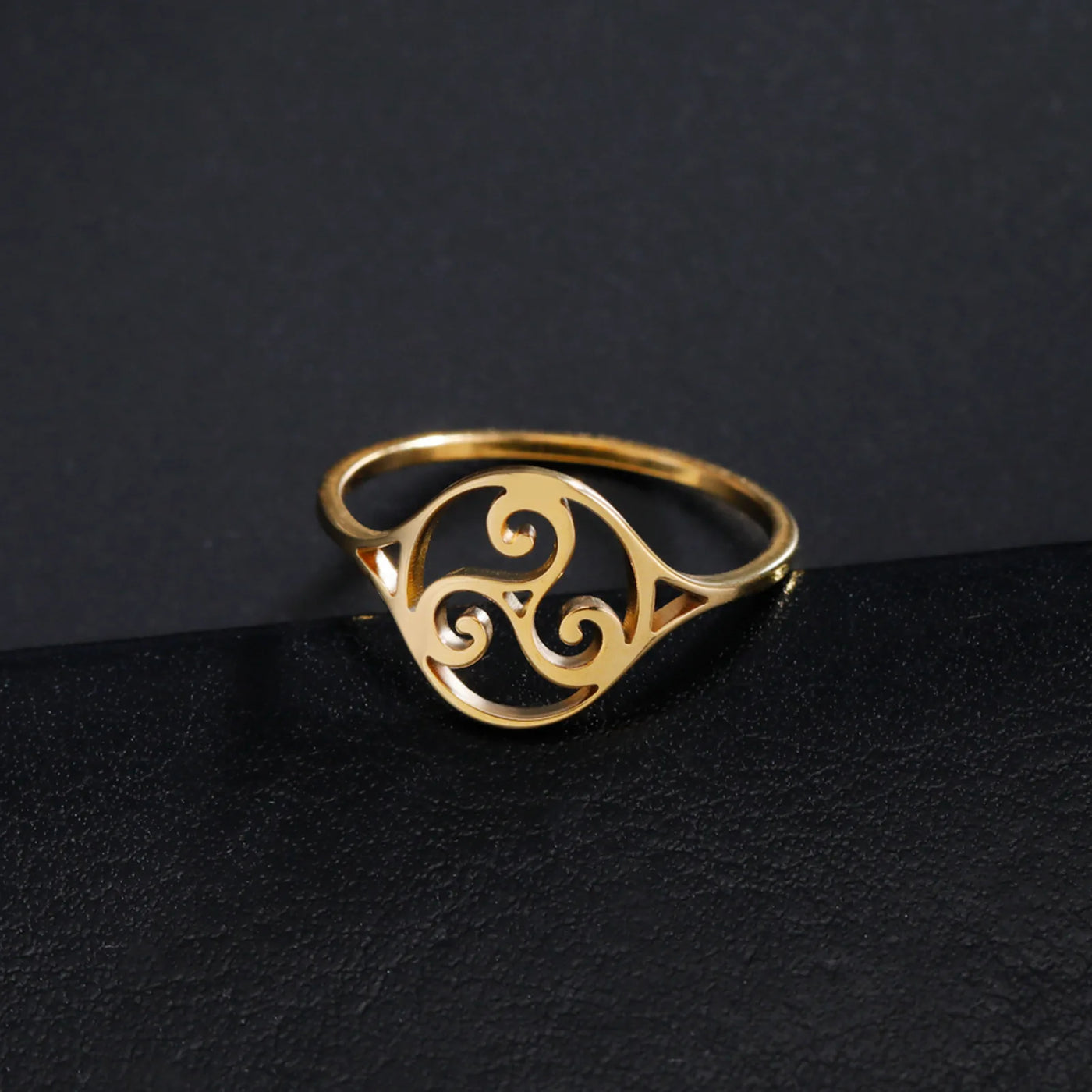 Anillo Triple Espiral Celta en Acero Inoxidable – Energía, Protección y Renacimiento Interior