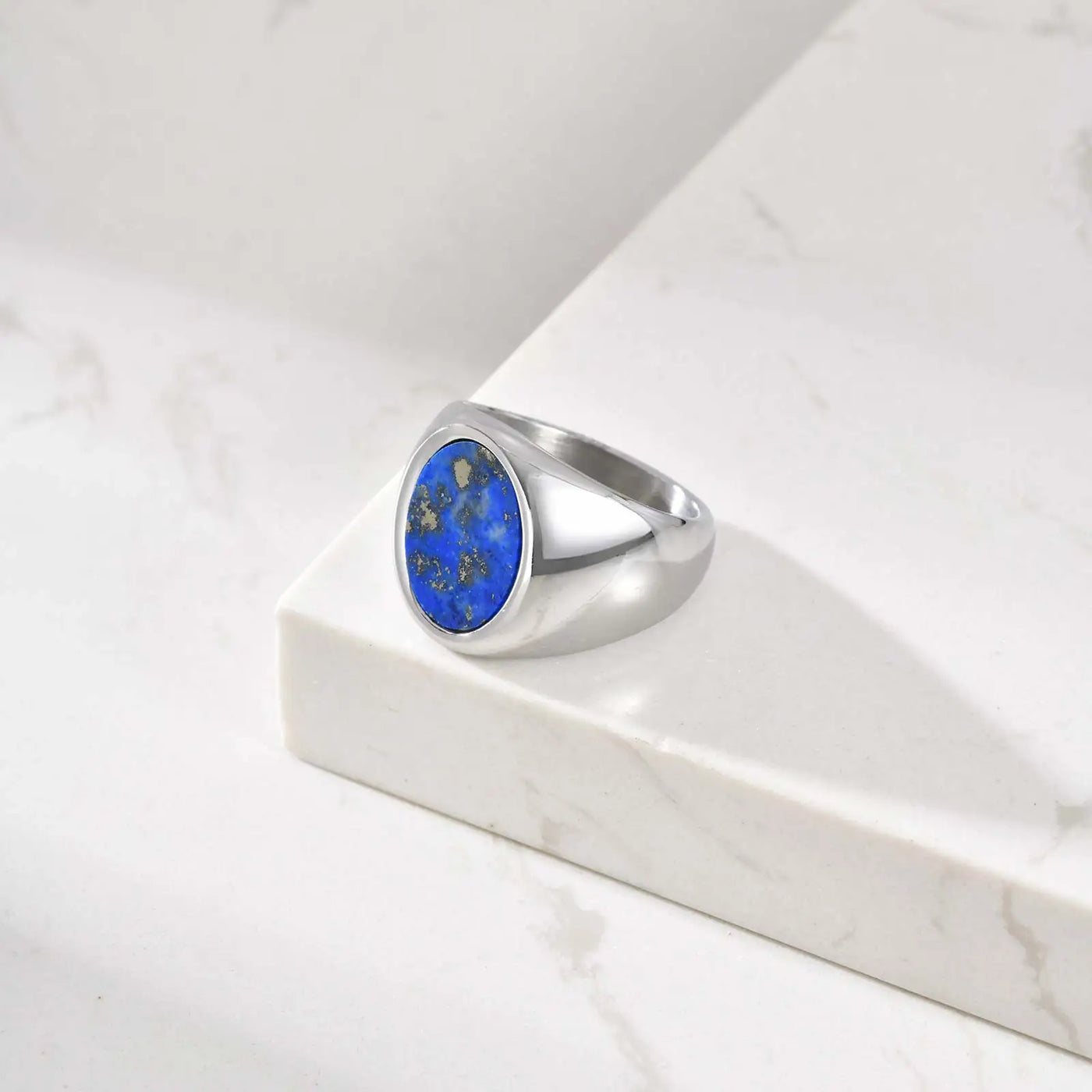 Anillo Infinito Simple: El Círculo de la Armonía y el Ciclo de Vida