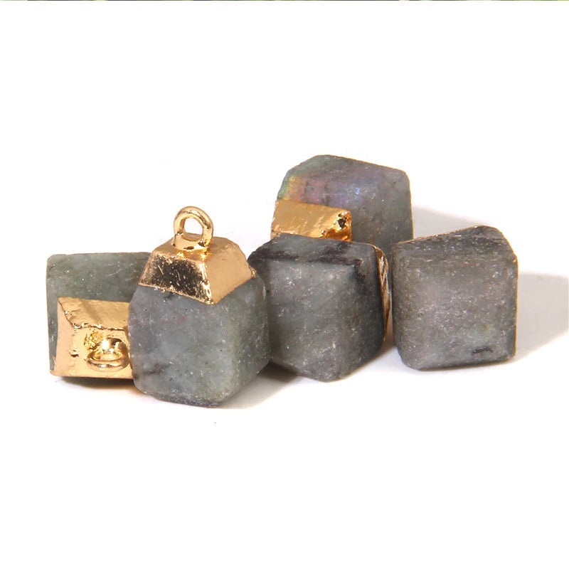 Dije de Collar Zen con Circonitas de Colores – Luz, Armonía y Elegancia Interior