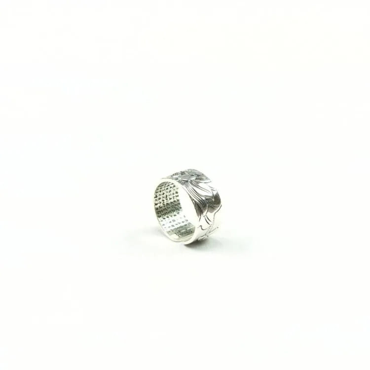 Anillo de flor de loto