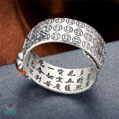 Anillo de Plata con Granate Rojo – Espiritualidad y Elegancia