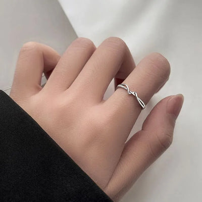 Anillo de Línea de Vida – Un Símbolo Sutil de Fortaleza y Equilibrio