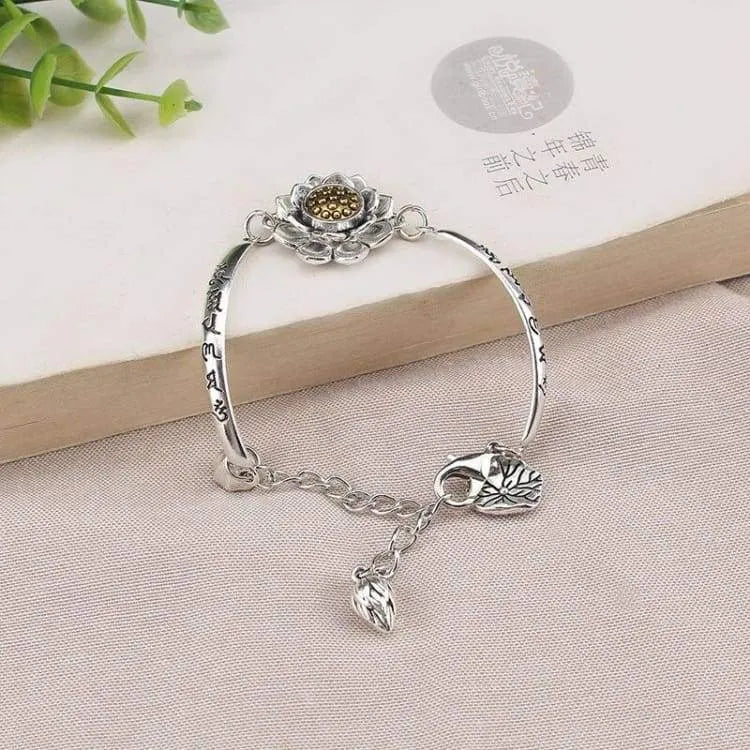 Pulsera "Loto Eterno" – Pureza y Renacimiento en tu Muñeca