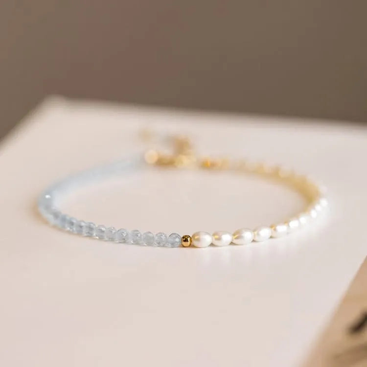Pulsera de perlas finas y aguamarinas