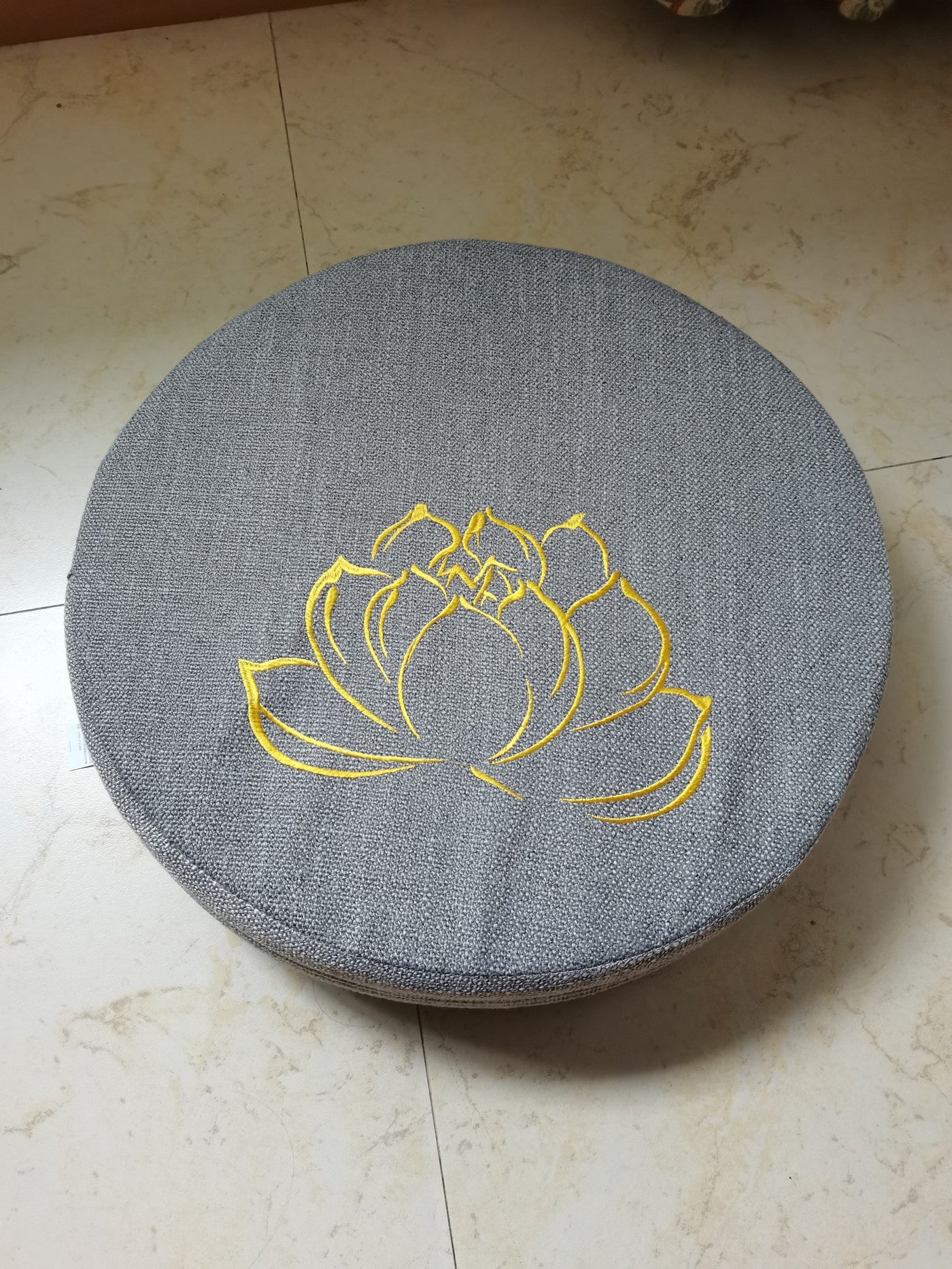 Cojín de meditación con flor de loto